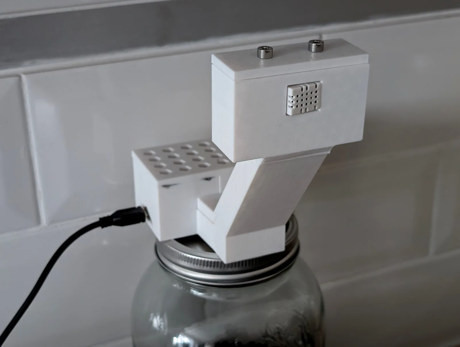 Front view of the Wi-Fi temperature and humidity sensor
